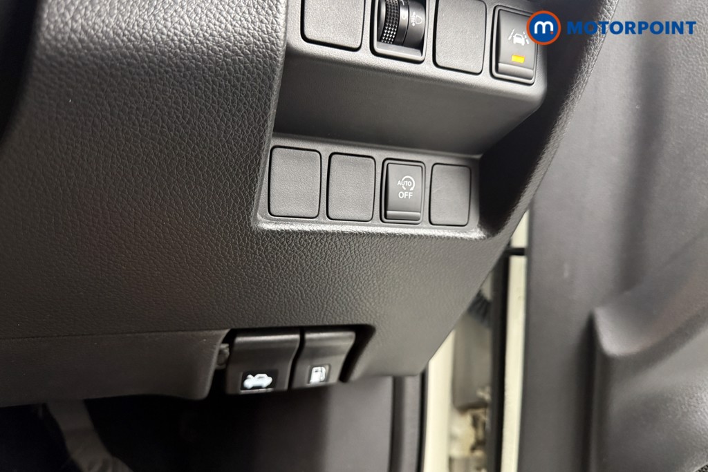Nissan Qashqai N-Connecta Manual Petrol SUV - Stock Number (1584638) - 13th supplementary image