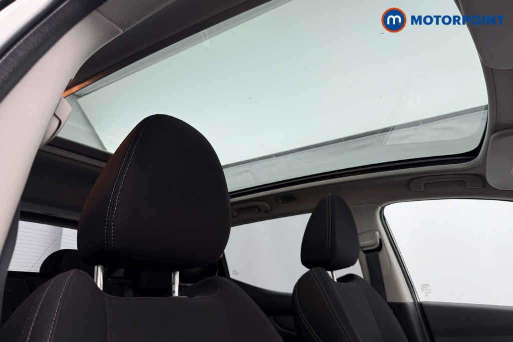 Nissan Qashqai N-Connecta Manual Petrol SUV - Stock Number (1584638) - 17th supplementary image