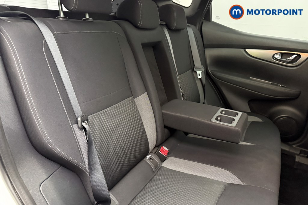 Nissan Qashqai N-Connecta Manual Petrol SUV - Stock Number (1584638) - 20th supplementary image