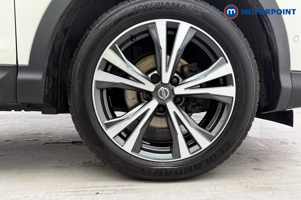 Nissan Qashqai N-Connecta Manual Petrol SUV - Stock Number (1584638) - 30th supplementary image