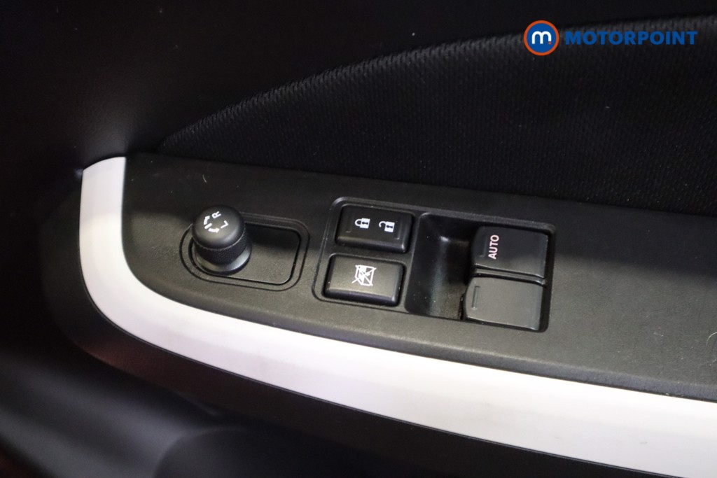 Suzuki Swift Sz-L Manual Petrol Hatchback - Stock Number (1584720) - 11th supplementary image