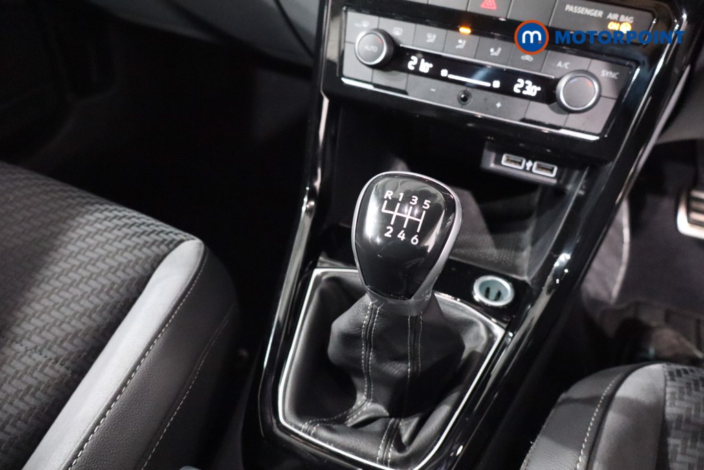 Volkswagen T-Cross R-Line Manual Petrol SUV - Stock Number (1586424) - 14th supplementary image