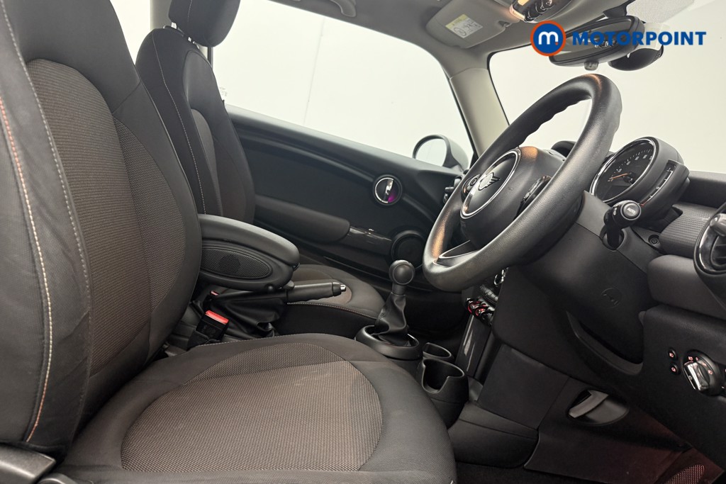 Mini Hatchback Cooper Classic Manual Petrol Hatchback - Stock Number (1586746) - 7th supplementary image