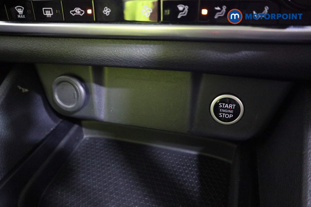 Nissan Qashqai Acenta Premium Automatic Petrol SUV - Stock Number (1586901) - 8th supplementary image