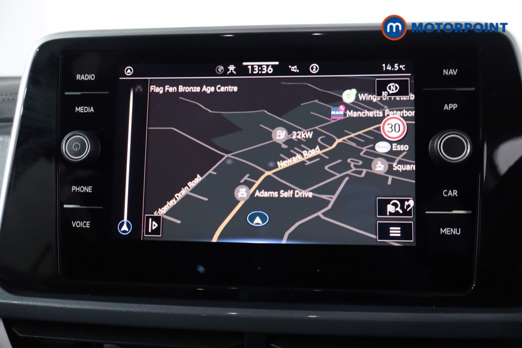 Volkswagen T-Roc Style Manual Petrol SUV - Stock Number (1586939) - 2nd supplementary image