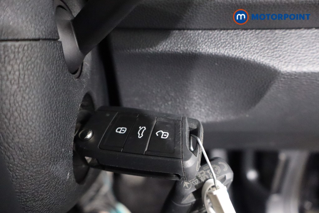 Volkswagen T-Roc Style Manual Petrol SUV - Stock Number (1586939) - 13th supplementary image