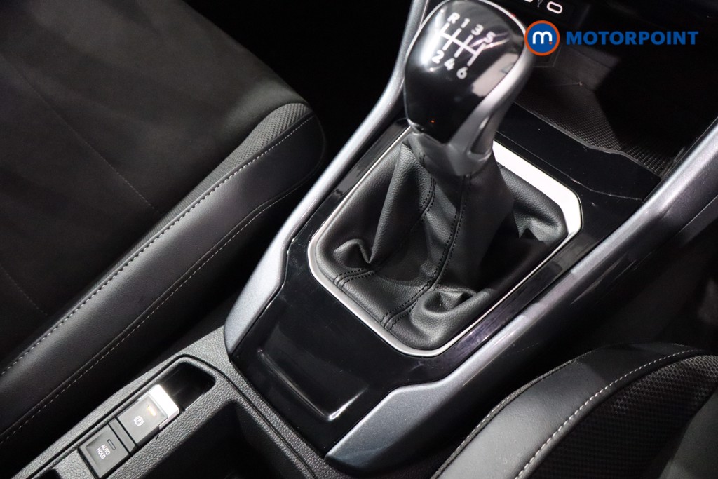 Volkswagen T-Roc Style Manual Petrol SUV - Stock Number (1586939) - 14th supplementary image