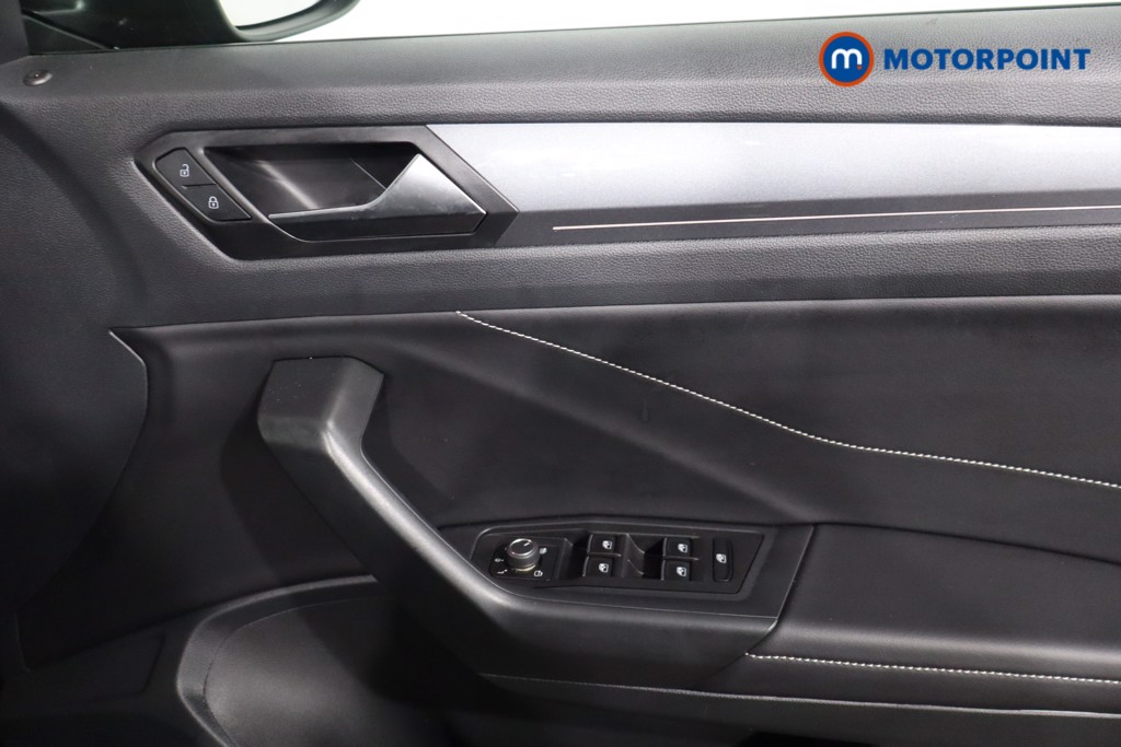 Volkswagen T-Roc Style Manual Petrol SUV - Stock Number (1586939) - 22nd supplementary image