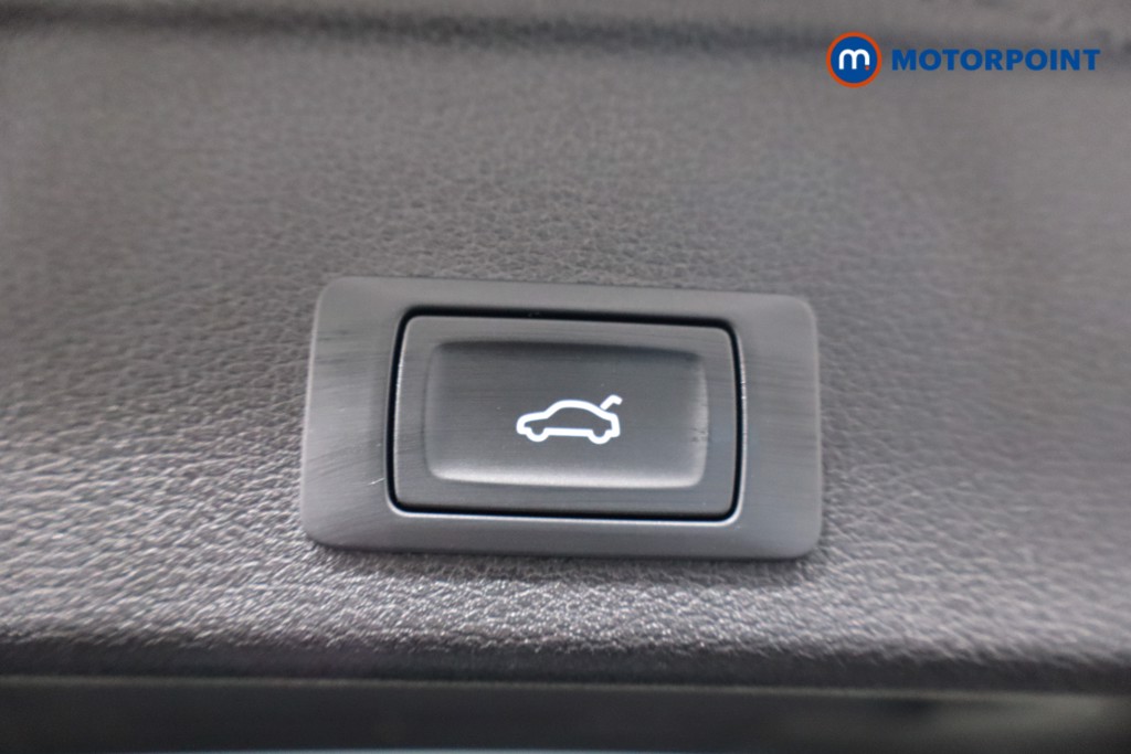 Audi A4 Black Edition Automatic Petrol Estate - Stock Number (1587101) - 40th supplementary image