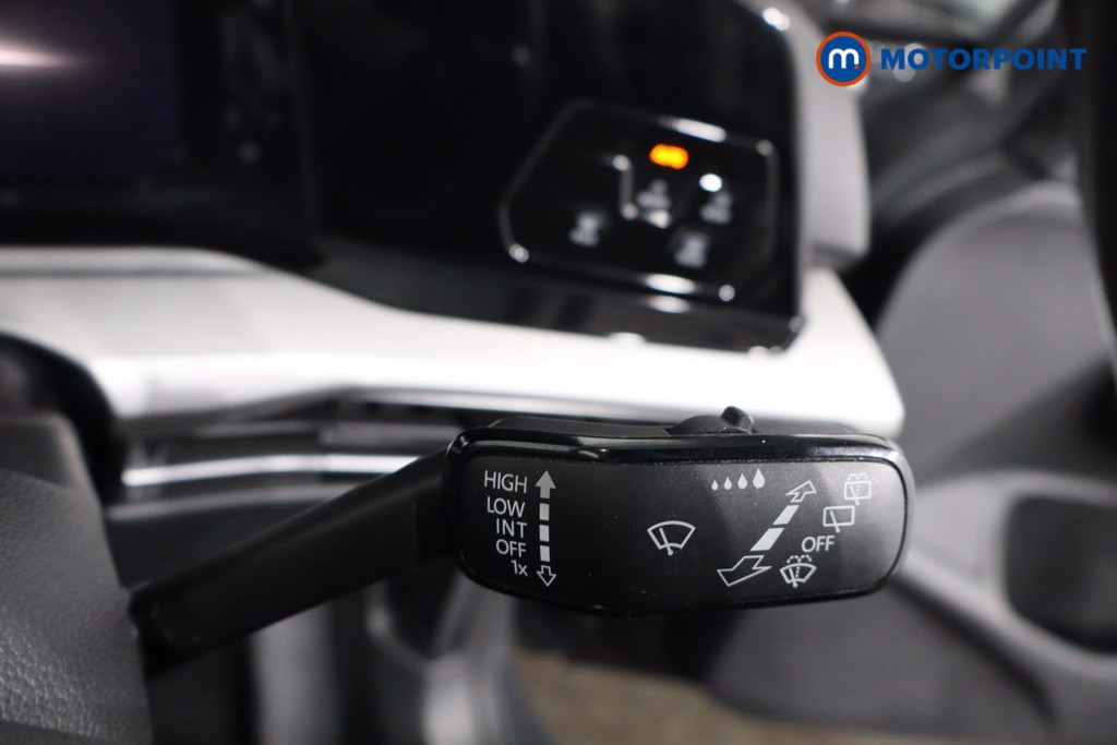 Volkswagen Golf Life Automatic Petrol Hatchback - Stock Number (1587370) - 18th supplementary image