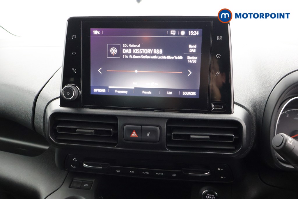 Vauxhall Combo Life Elite Automatic Petrol People Carrier - Stock Number (1587570) - 8th supplementary image