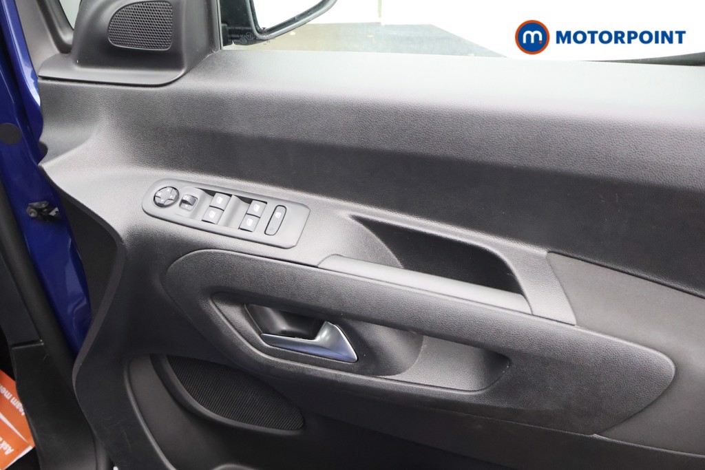 Vauxhall Combo Life Elite Automatic Petrol People Carrier - Stock Number (1587570) - 12th supplementary image