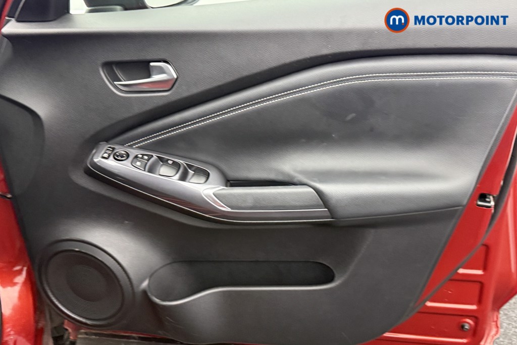 Nissan Juke N-Connecta Automatic Petrol SUV - Stock Number (1587630) - 16th supplementary image