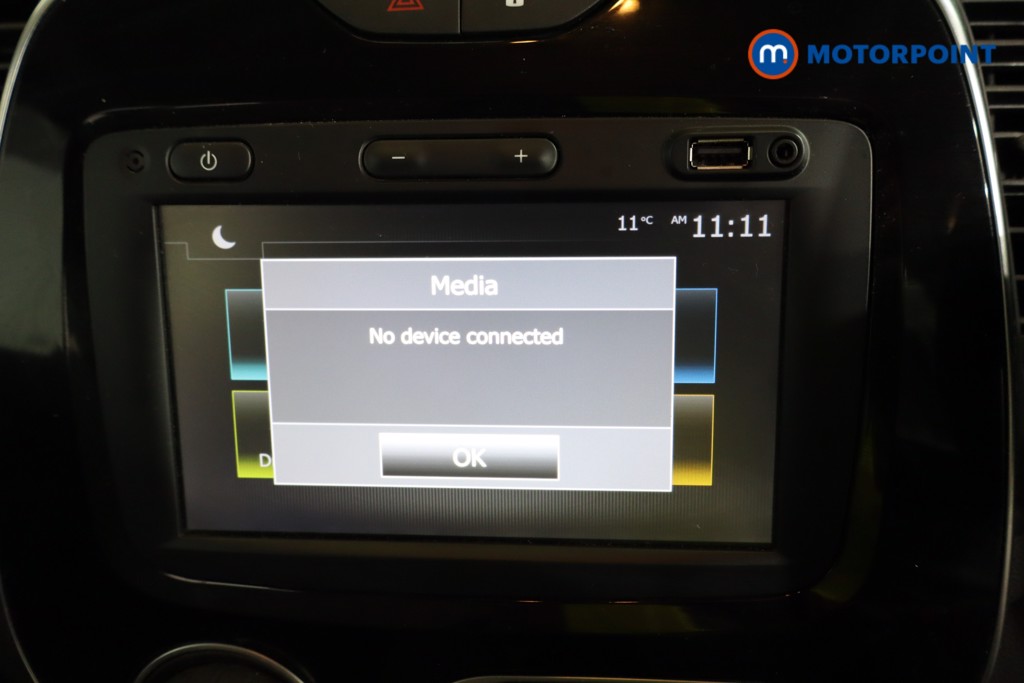 Renault Captur Iconic Manual Petrol SUV - Stock Number (1559033) - 6th supplementary image