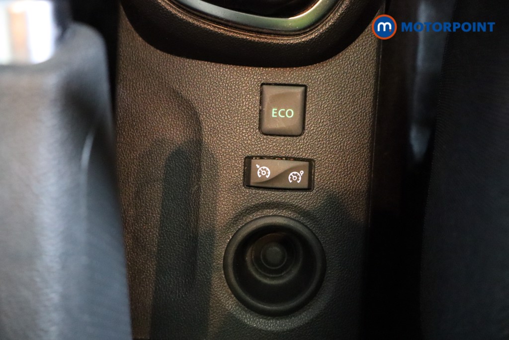 Renault Captur Iconic Manual Petrol SUV - Stock Number (1559033) - 13th supplementary image
