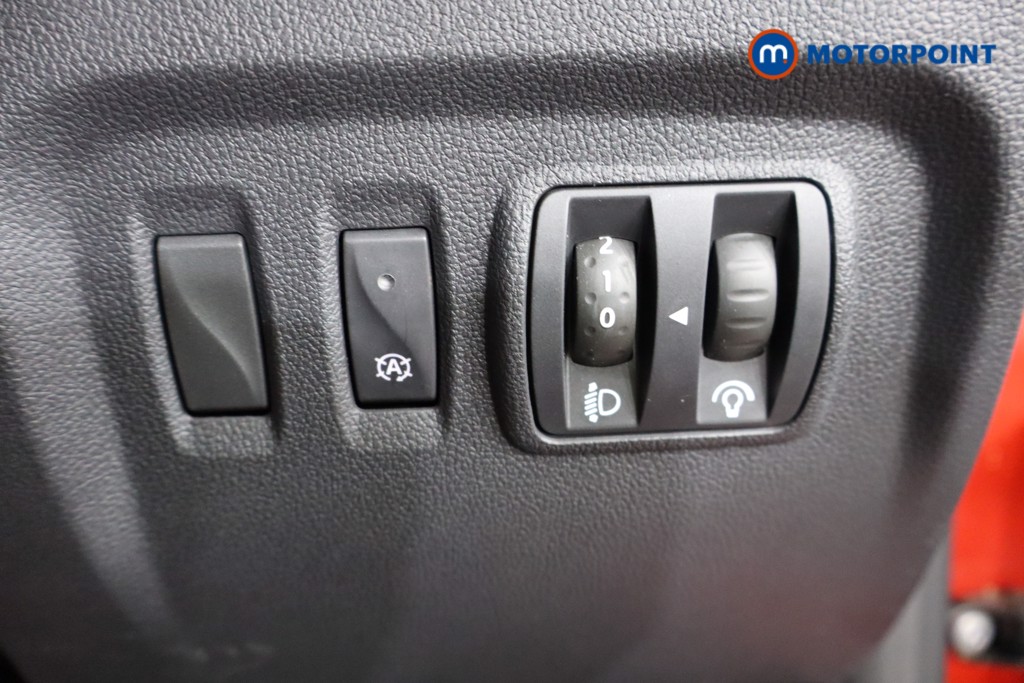 Renault Captur Iconic Manual Petrol SUV - Stock Number (1559033) - 19th supplementary image