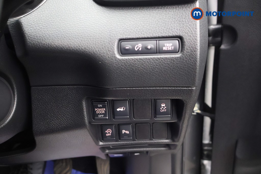 Nissan X-Trail Tekna Manual Diesel SUV - Stock Number (1568265) - 6th supplementary image