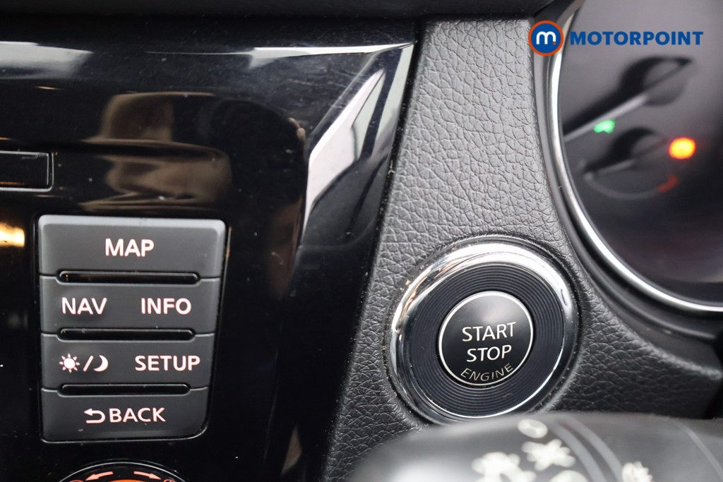 Nissan X-Trail Tekna Manual Diesel SUV - Stock Number (1568265) - 7th supplementary image