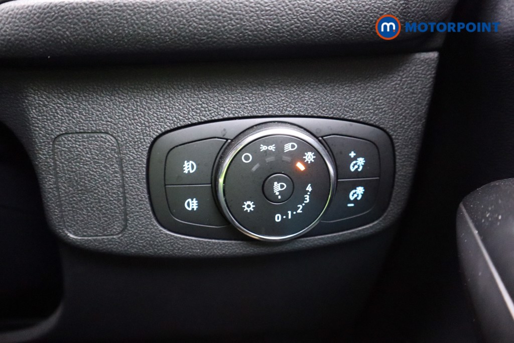 Ford Focus St-Line Vignale Manual Petrol Hatchback - Stock Number (1574422) - 8th supplementary image