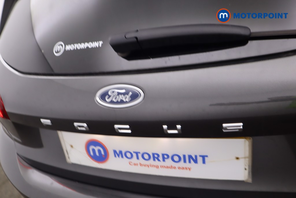 Ford Focus St-Line Vignale Manual Petrol Hatchback - Stock Number (1574422) - 20th supplementary image