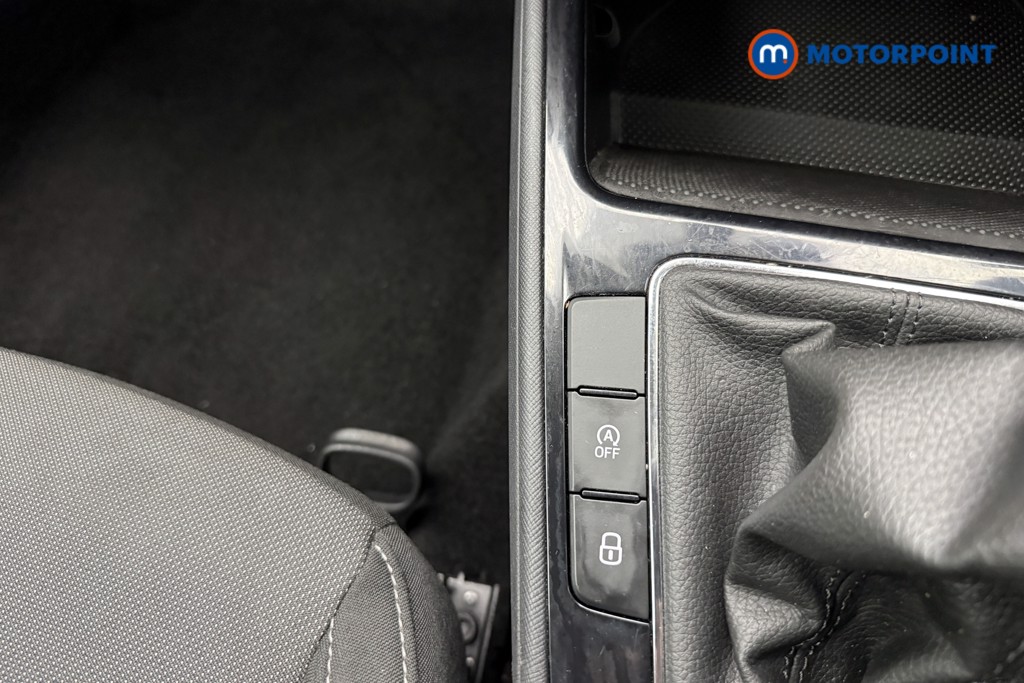Skoda Fabia Colour Edition Manual Petrol Hatchback - Stock Number (1579562) - 14th supplementary image