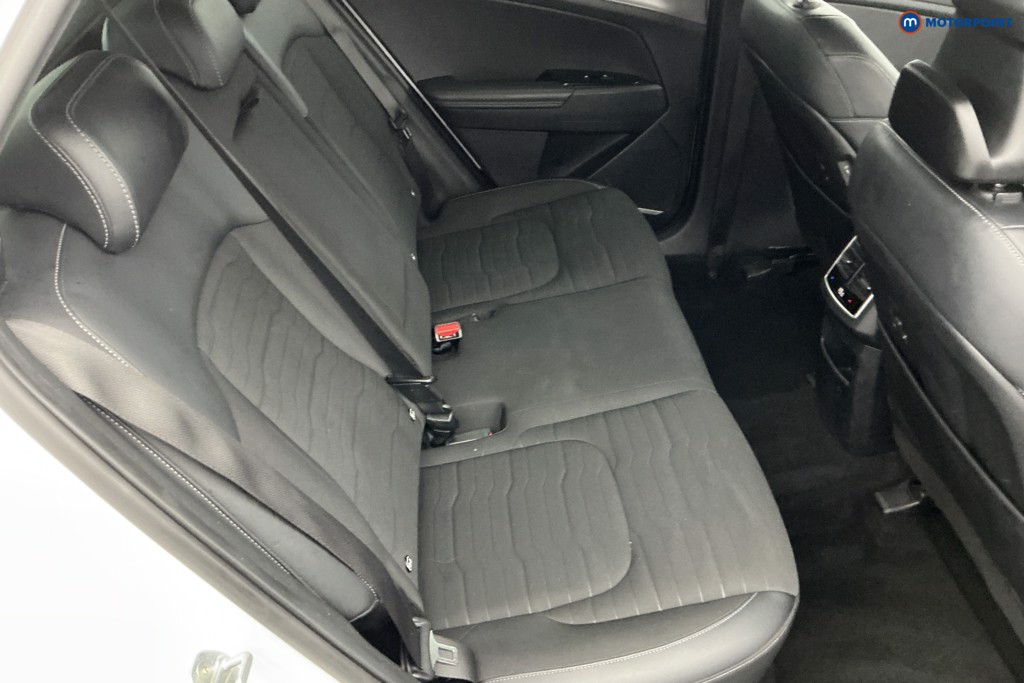 KIA Sportage Launch Edition Manual Petrol SUV - Stock Number (1580743) - 5th supplementary image