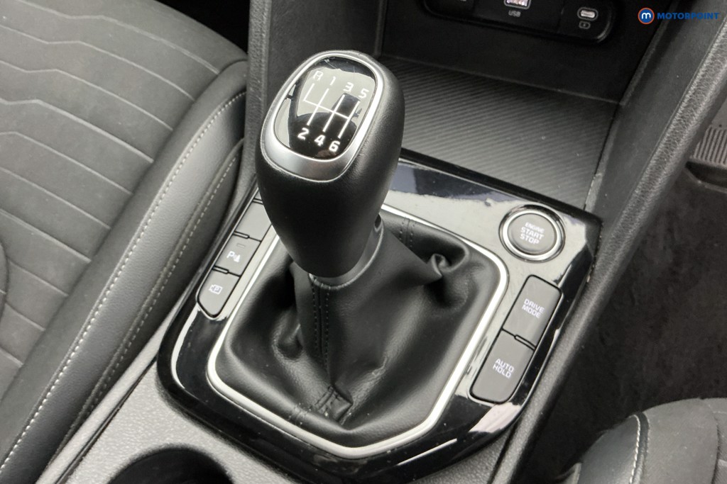 KIA Sportage Launch Edition Manual Petrol SUV - Stock Number (1580743) - 16th supplementary image