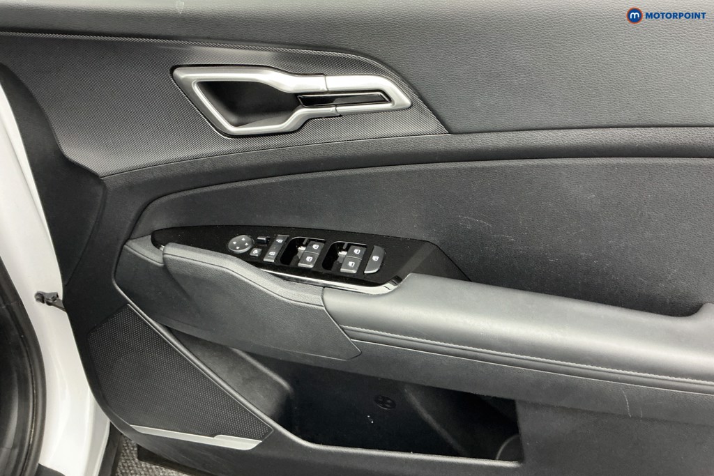 KIA Sportage Launch Edition Manual Petrol SUV - Stock Number (1580743) - 23rd supplementary image