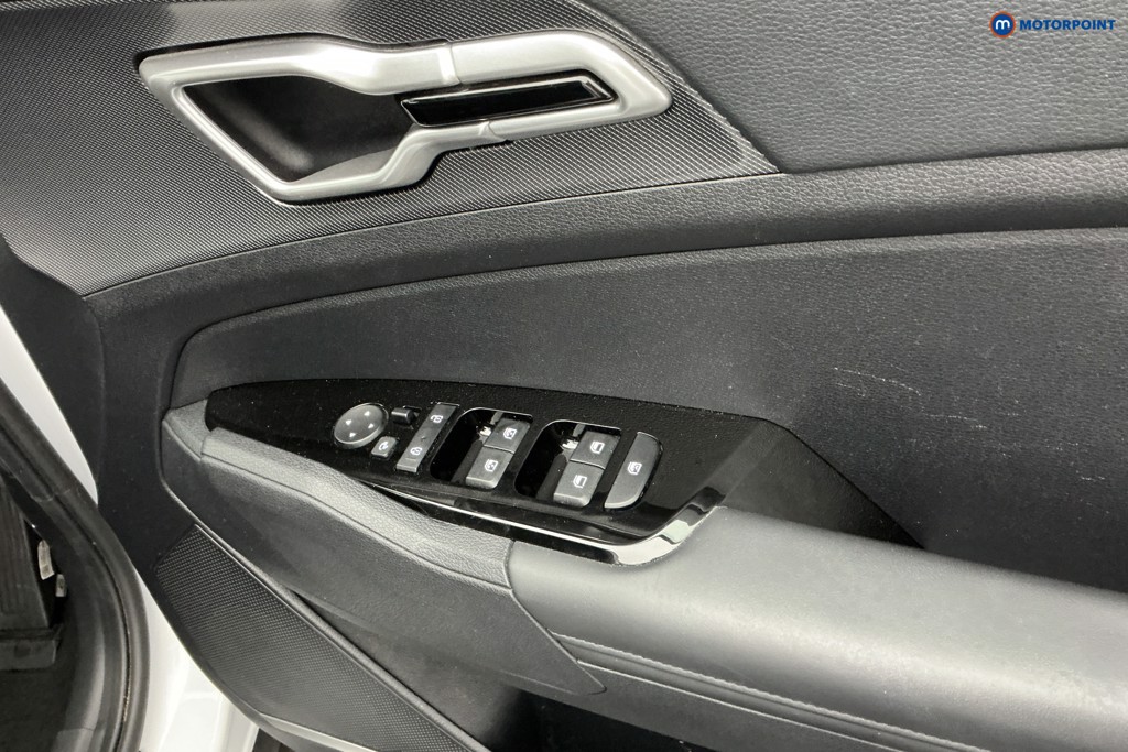 KIA Sportage Launch Edition Manual Petrol SUV - Stock Number (1580743) - 24th supplementary image