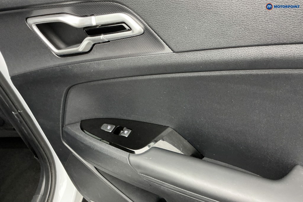KIA Sportage Launch Edition Manual Petrol SUV - Stock Number (1580743) - 26th supplementary image