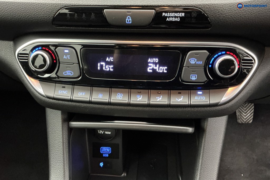 Hyundai I30 Premium Manual Petrol Estate - Stock Number (1580744) - 17th supplementary image