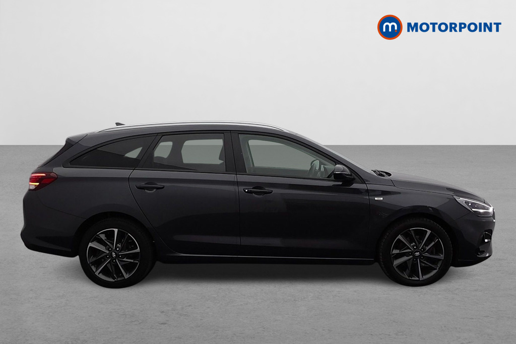 Hyundai I30 Premium Manual Petrol Estate - Stock Number (1580744) - Drivers side