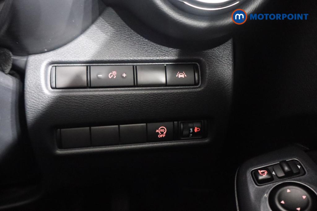 Nissan Juke N-Connecta Automatic Petrol SUV - Stock Number (1581334) - 12th supplementary image