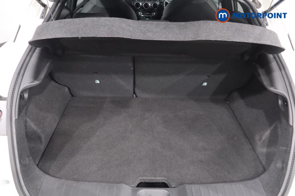 Nissan Juke N-Connecta Automatic Petrol SUV - Stock Number (1581334) - 18th supplementary image