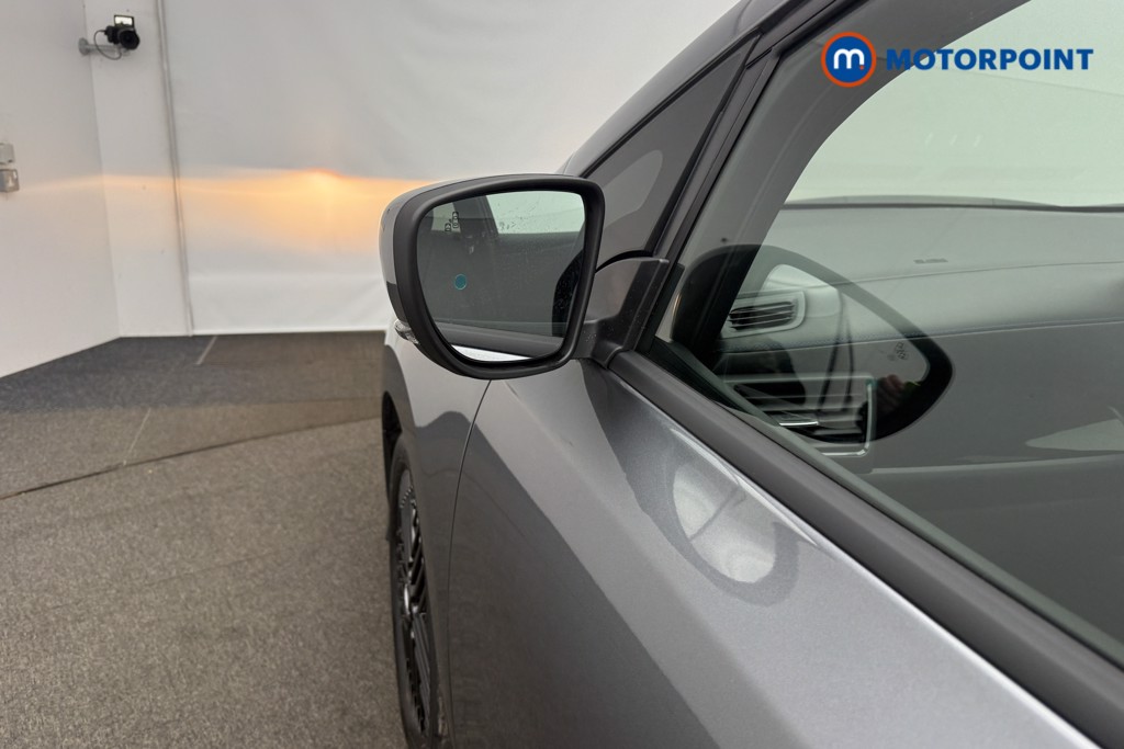 Nissan Leaf N-Connecta Automatic Electric Hatchback - Stock Number (1581939) - 29th supplementary image