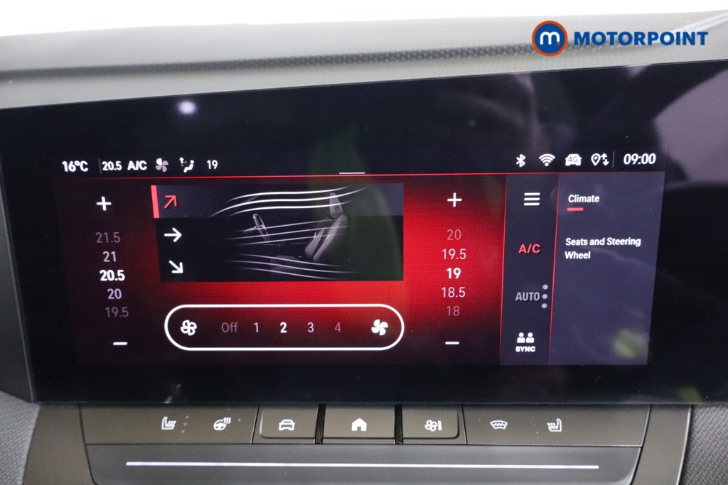 Vauxhall Astra Ultimate Manual Petrol Estate - Stock Number (1582036) - 10th supplementary image