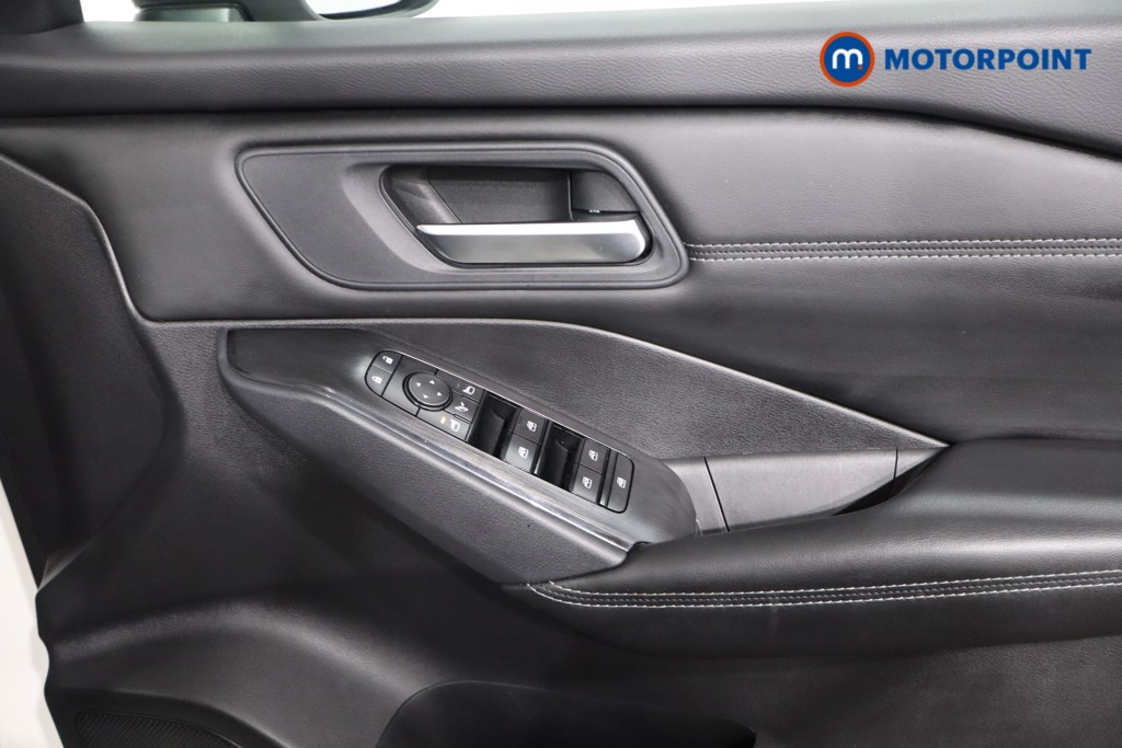 Nissan Qashqai Acenta Premium Manual Petrol SUV - Stock Number (1582813) - 21st supplementary image