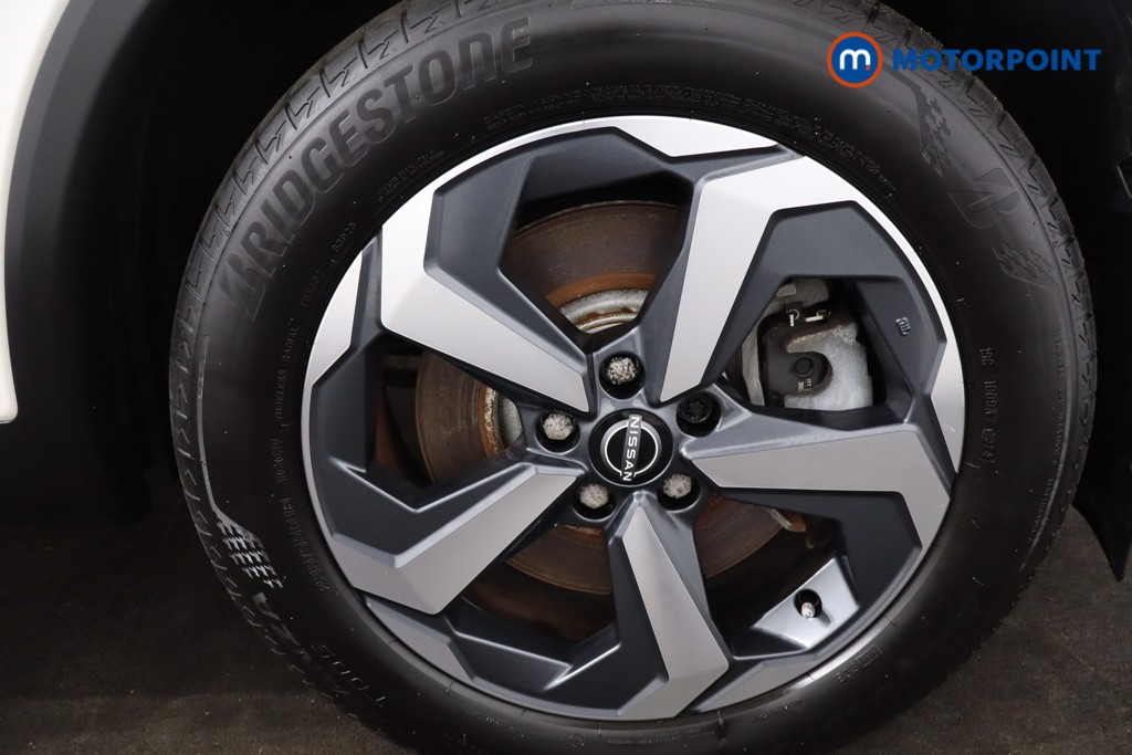 Nissan Qashqai N-Connecta Automatic Petrol-Electric Hybrid SUV - Stock Number (1582822) - 10th supplementary image