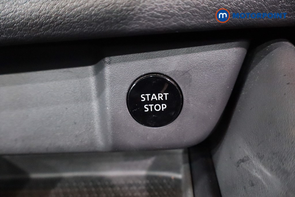 Nissan Qashqai N-Connecta Automatic Petrol-Electric Hybrid SUV - Stock Number (1582822) - 13th supplementary image