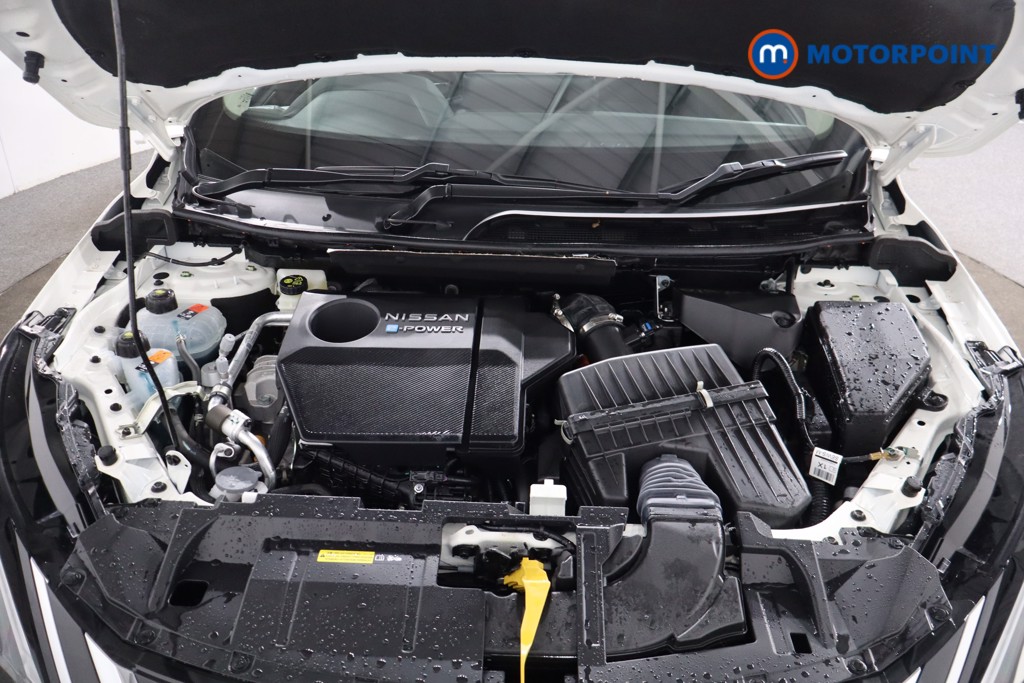 Nissan Qashqai N-Connecta Automatic Petrol-Electric Hybrid SUV - Stock Number (1582822) - 33rd supplementary image