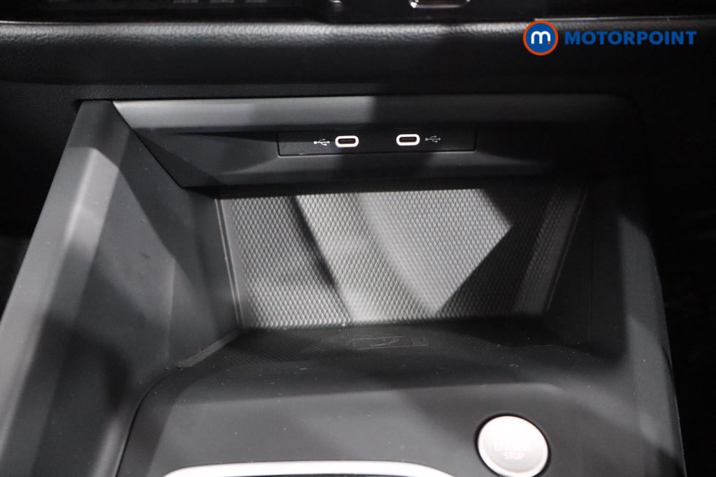 Volkswagen Golf Life Manual Petrol Hatchback - Stock Number (1582958) - 3rd supplementary image