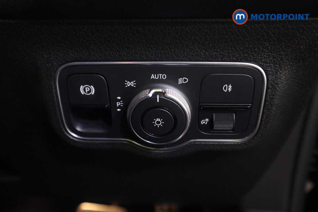 Mercedes-Benz GLB Amg Line Automatic Petrol SUV - Stock Number (1583554) - 10th supplementary image