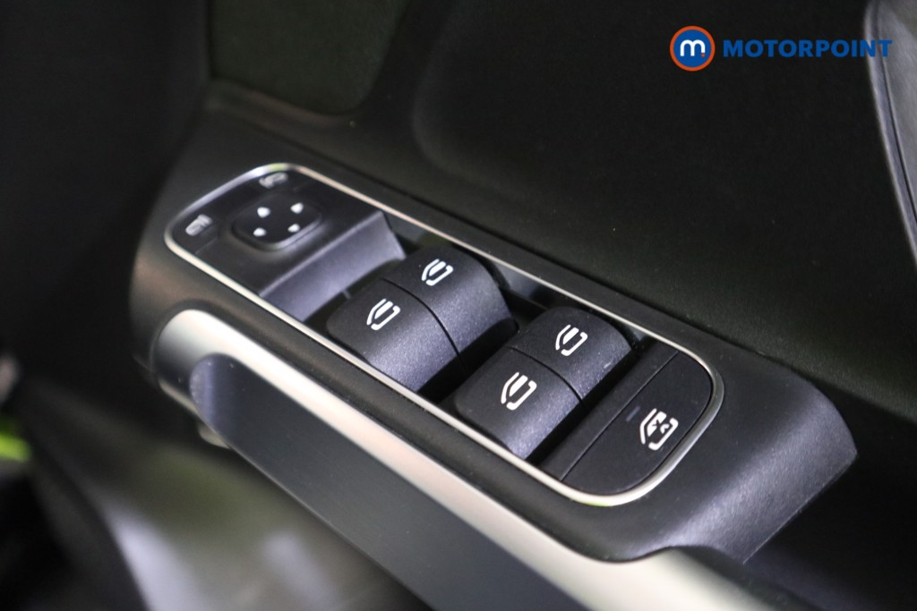 Mercedes-Benz GLB Amg Line Automatic Petrol SUV - Stock Number (1583554) - 12th supplementary image