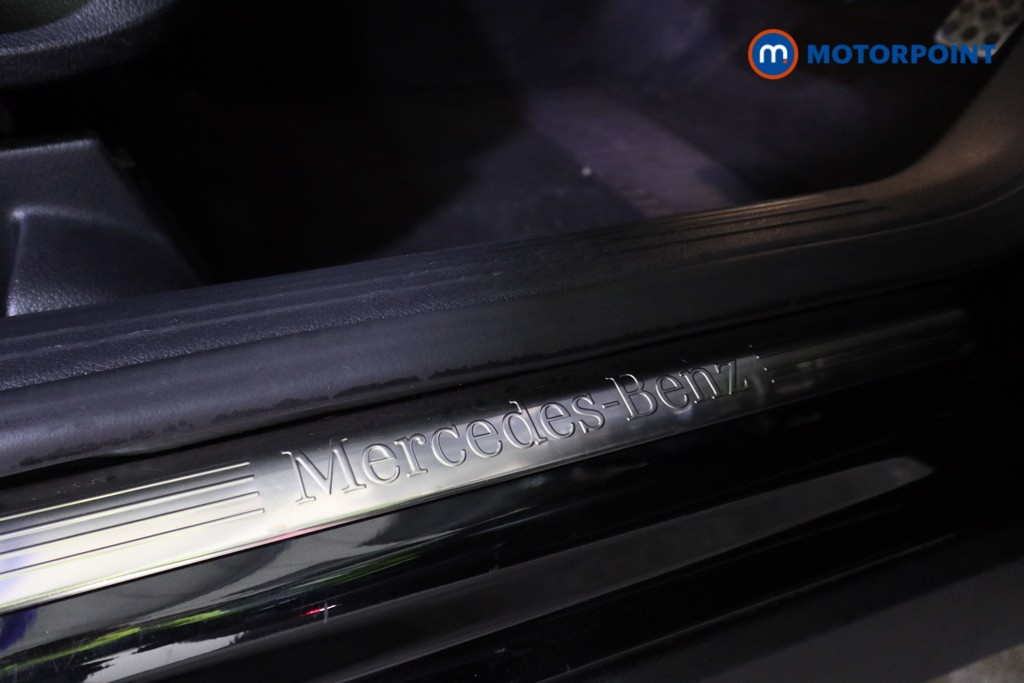 Mercedes-Benz GLB Amg Line Automatic Petrol SUV - Stock Number (1583554) - 15th supplementary image