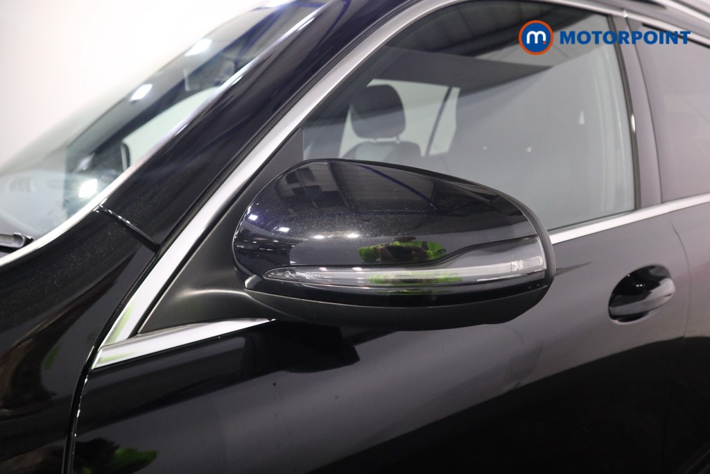 Mercedes-Benz GLB Amg Line Automatic Petrol SUV - Stock Number (1583554) - 32nd supplementary image