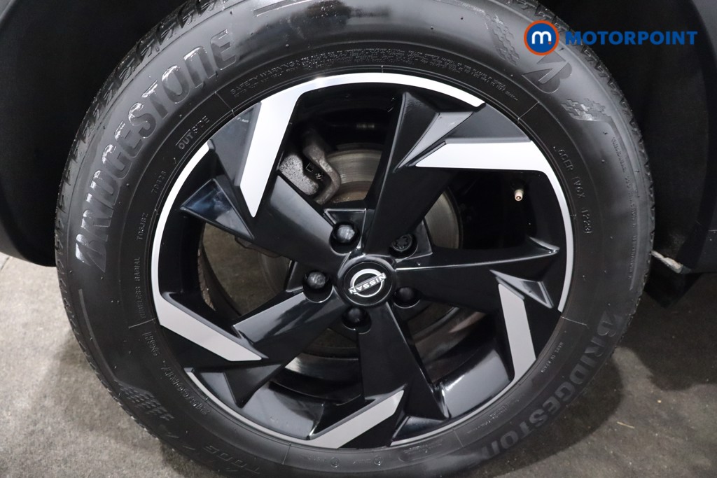 Nissan Juke N-Connecta Automatic Petrol SUV - Stock Number (1583856) - 9th supplementary image