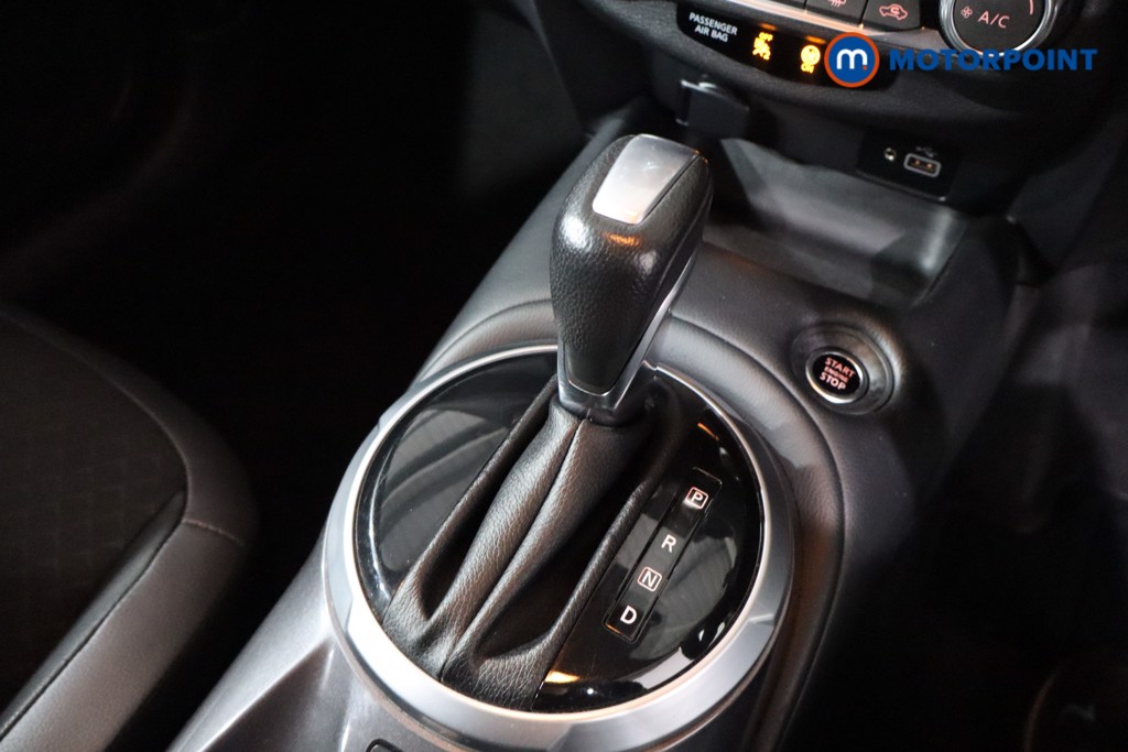 Nissan Juke N-Connecta Automatic Petrol SUV - Stock Number (1583856) - 14th supplementary image