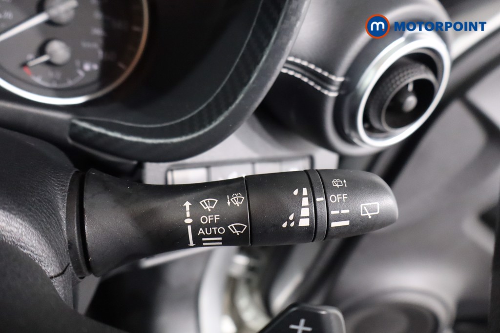 Nissan Juke N-Connecta Automatic Petrol SUV - Stock Number (1583856) - 18th supplementary image