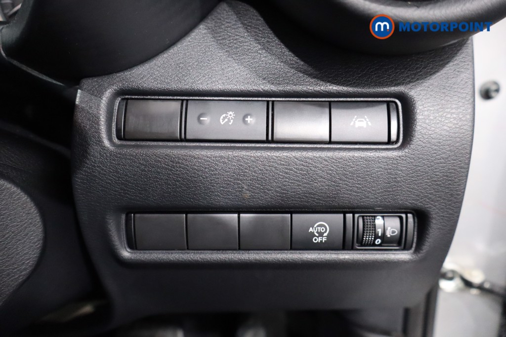 Nissan Juke N-Connecta Automatic Petrol SUV - Stock Number (1583856) - 21st supplementary image