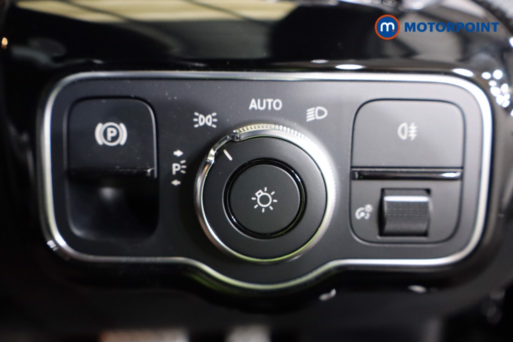 Mercedes-Benz A Class Amg Line Automatic Petrol Hatchback - Stock Number (1584299) - 18th supplementary image